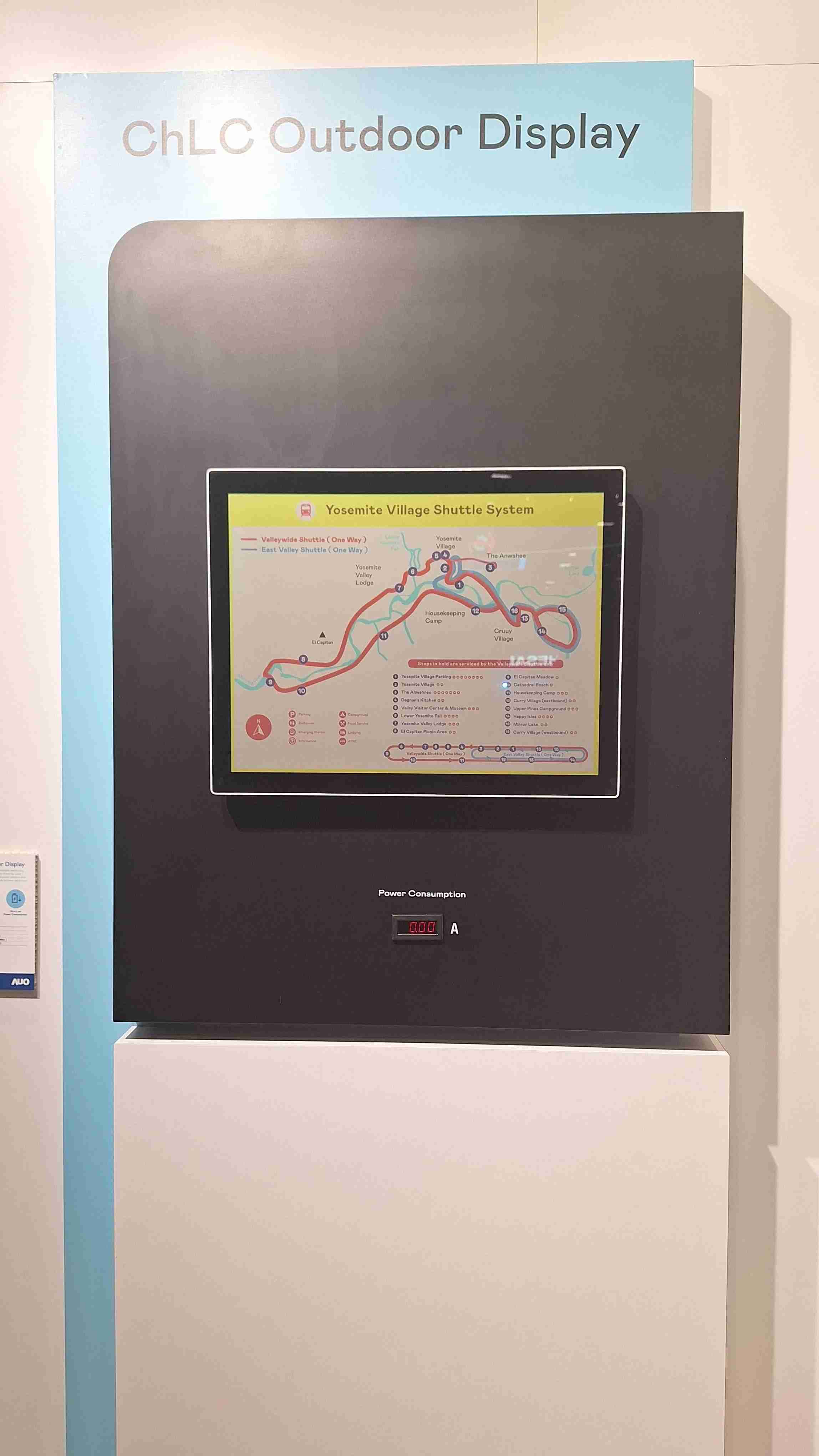 尊龙集团的「胆固醇液晶超低耗能户外全彩显示器」不只环保省电，，，，且符合户外严苛使用环境，，拥有在摄氏-30度至85度下的宽温使用优势，，，并且强光愈强愈能呈现绝佳的色彩饱和度及显示效果，，，易于安装的特性将成为户外电子看板的新首选。。。。